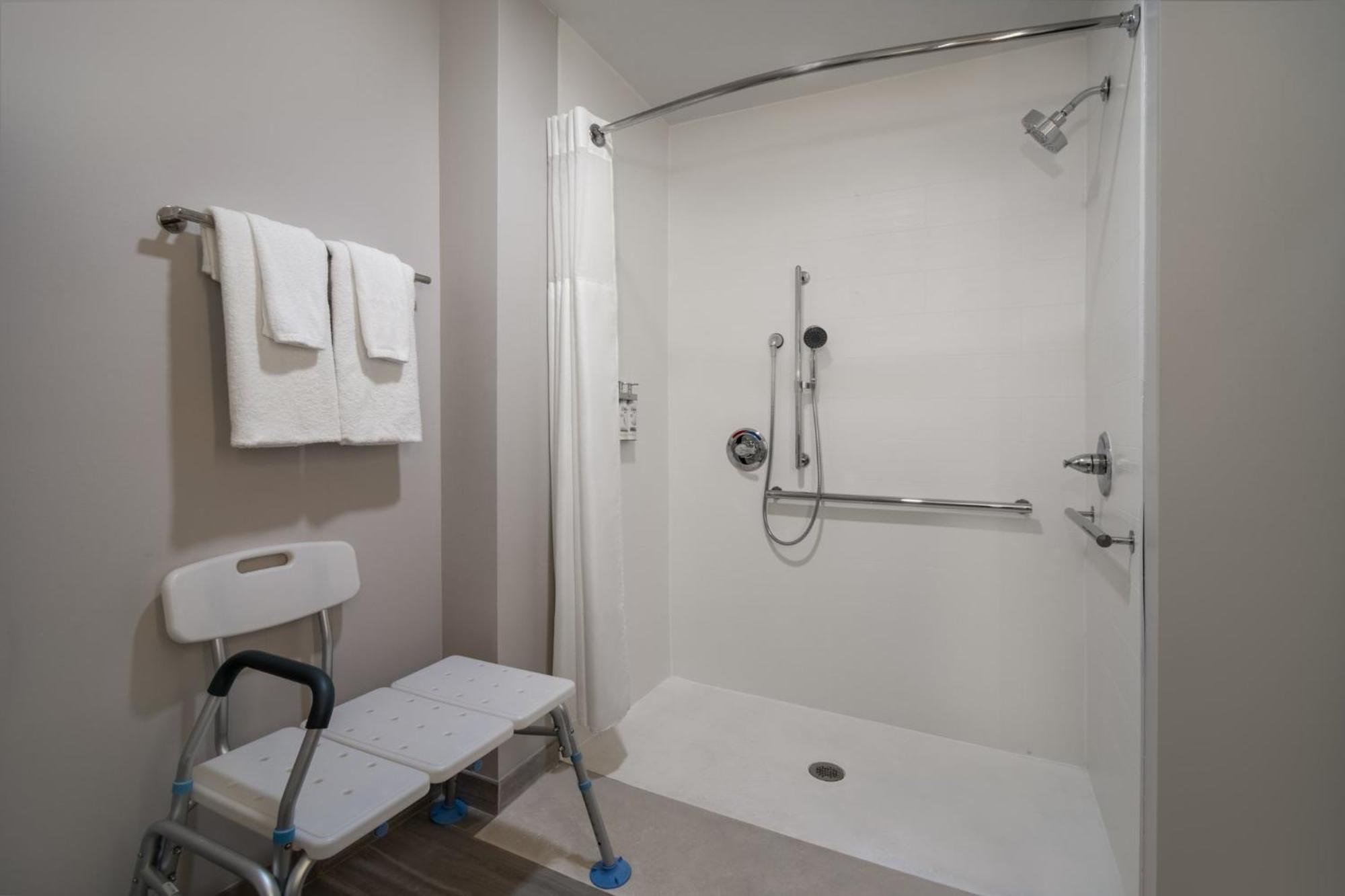 Holiday Inn Express & Suites Muskegon - Grand Haven By Ihg Екстер'єр фото