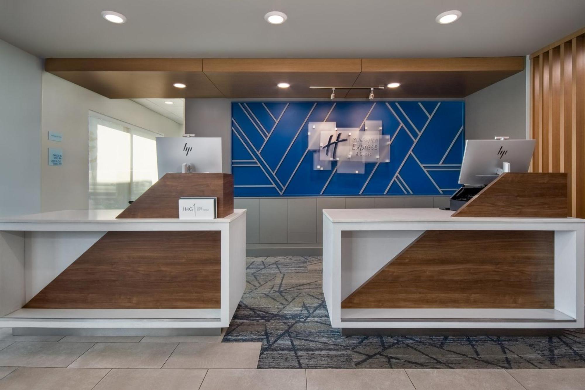 Holiday Inn Express & Suites Muskegon - Grand Haven By Ihg Екстер'єр фото